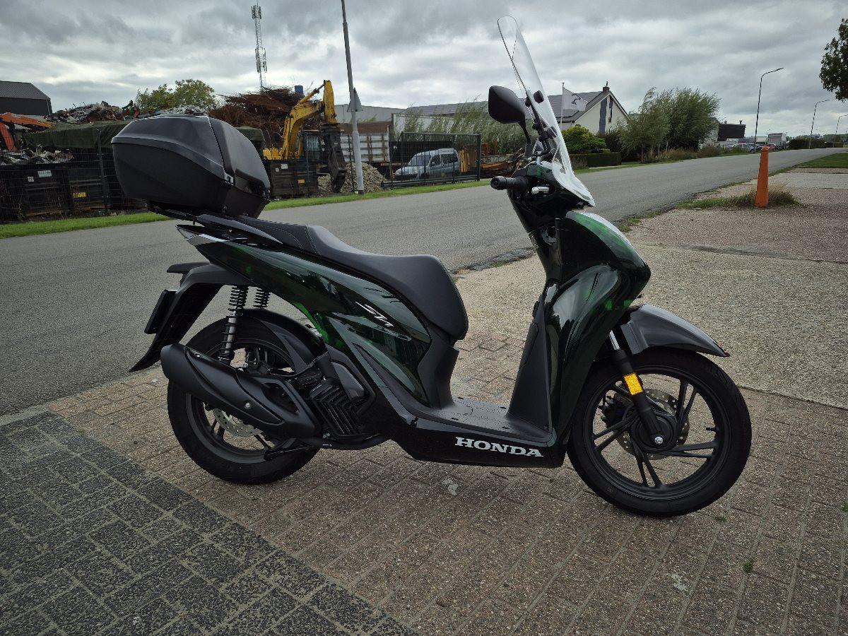 Honda SH125 Motorscooter uit 2024