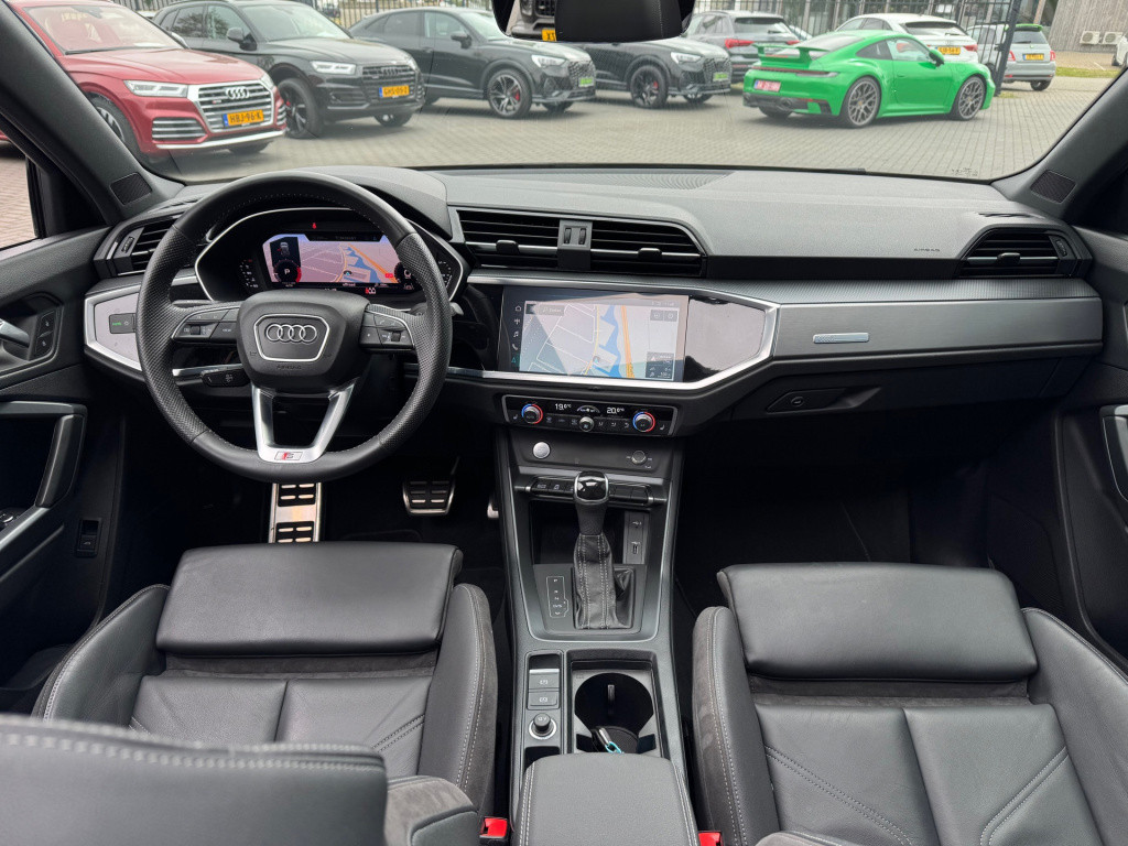 Audi Q3 35 tfsi 3x s-line * panoramadak * keyless * leer * camera