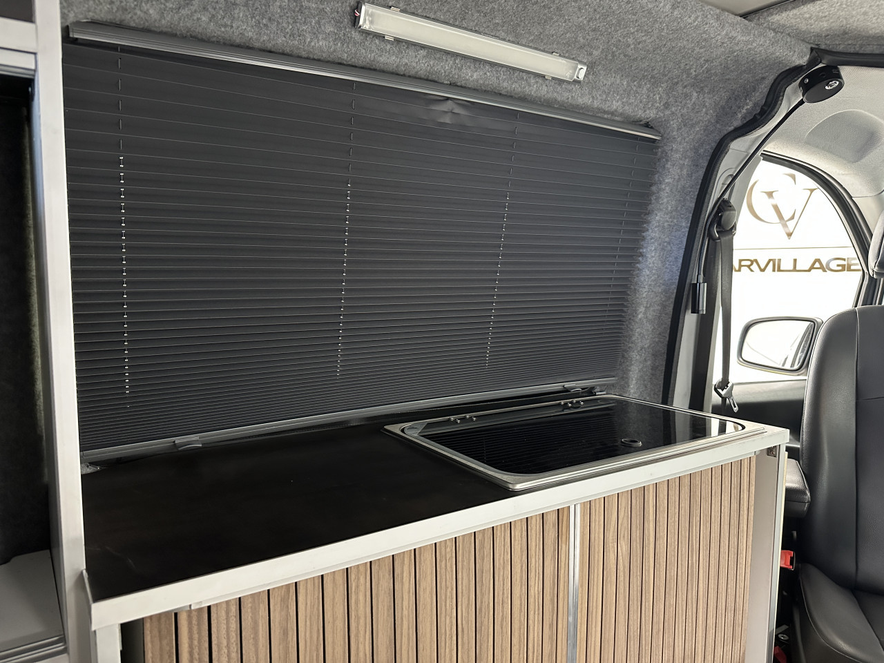 Merc. Benz camper/buscamper ( nw. Int.) 5 pers. 72500. Km