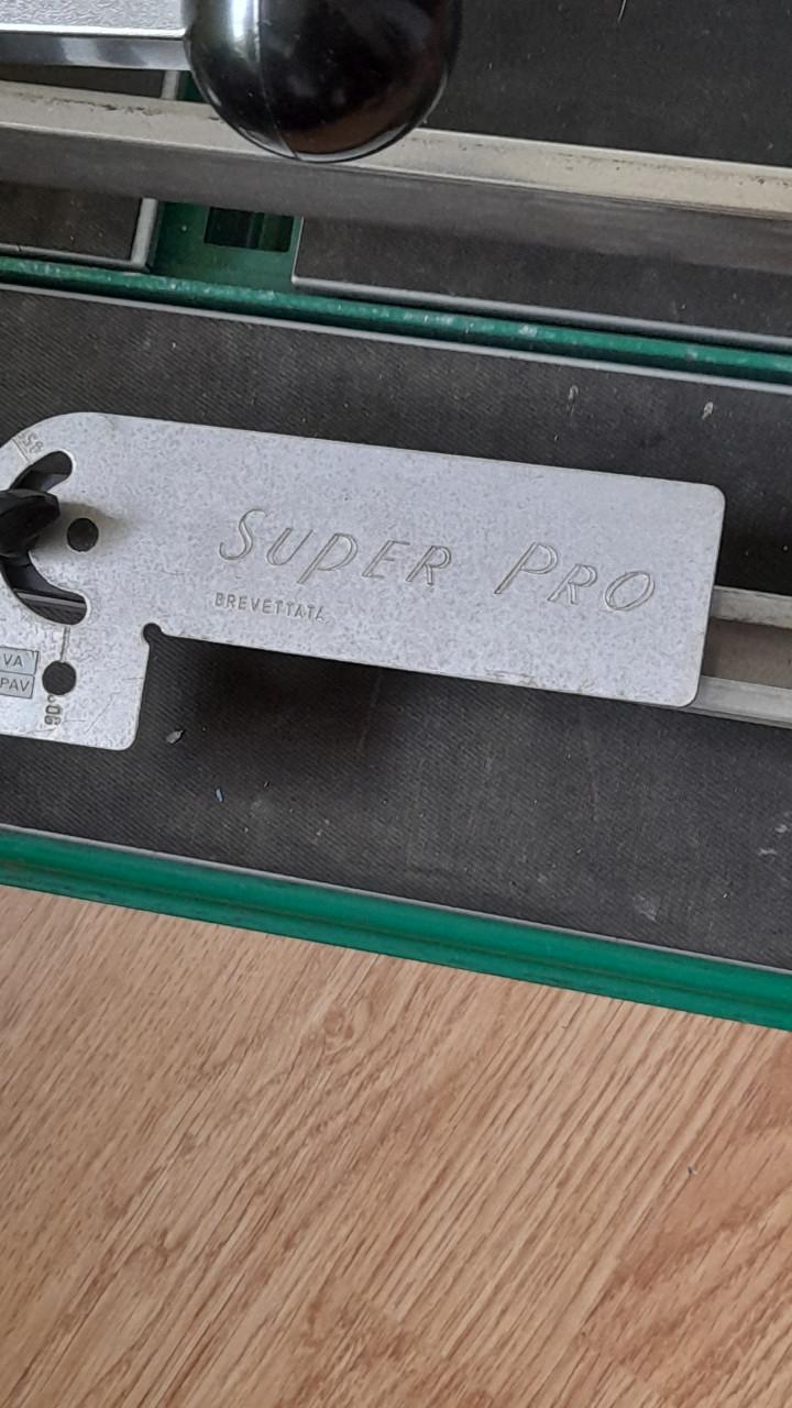 Watergekoelde tegelsnijder