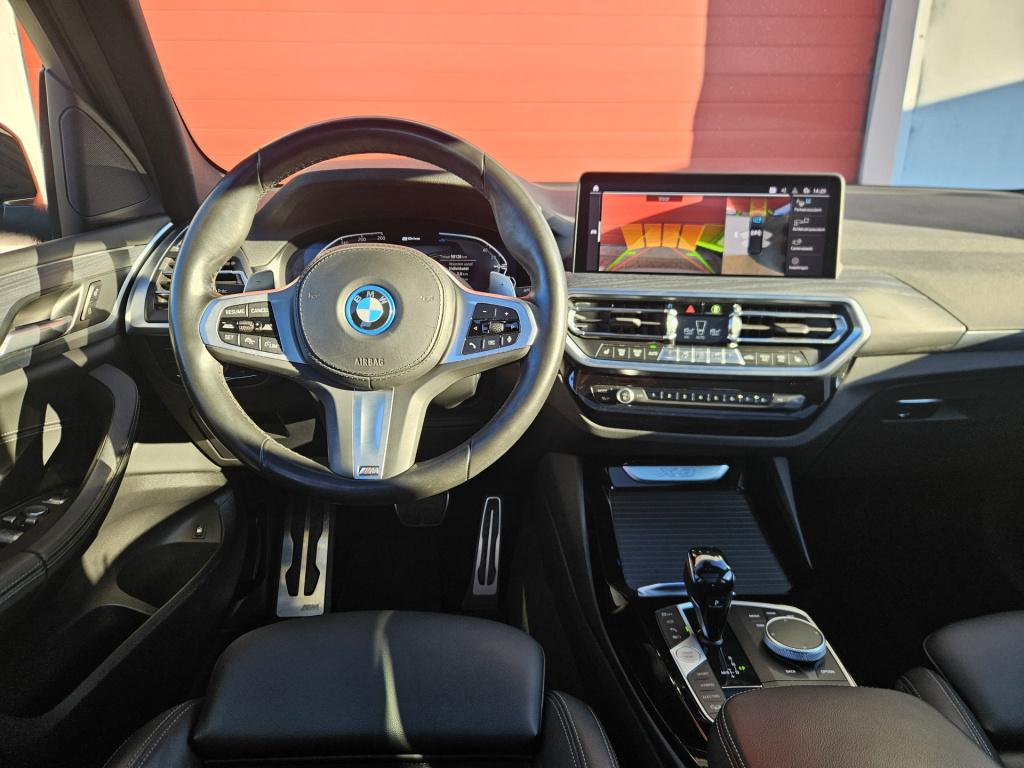 BMW X3 xdrive30e m-sport | pano | acc | camera