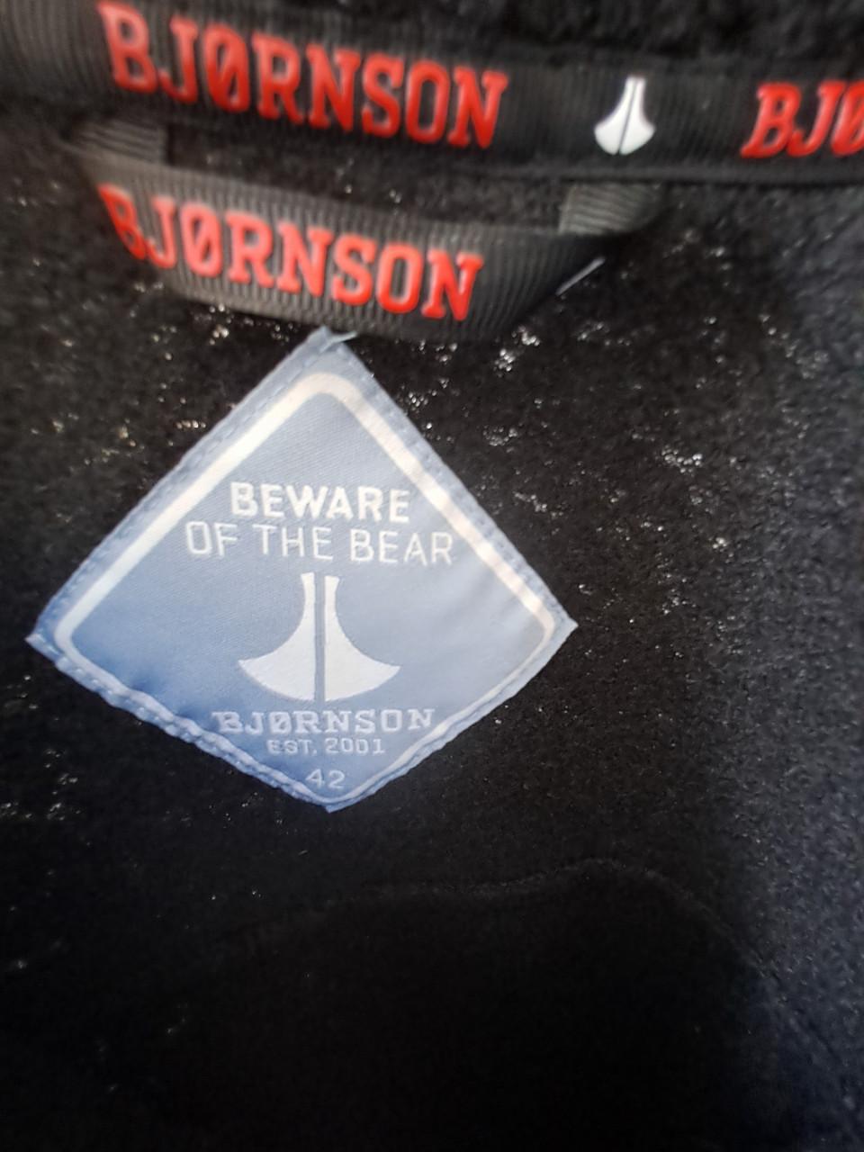 Mooie zwarte voorjaar/najaar jas.