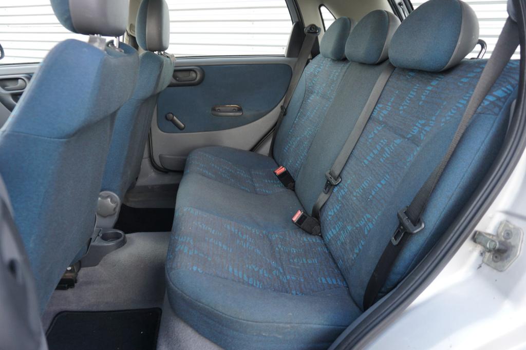 Opel Corsa 1.4-16v comfort elektr. ramen / trekhaak / apk t/m 18-03-2027