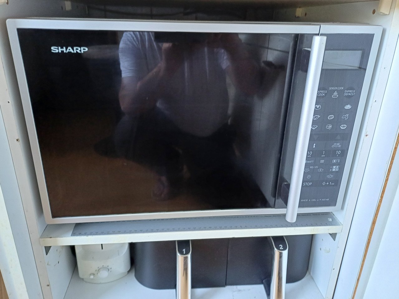 Sharp R-969 IN