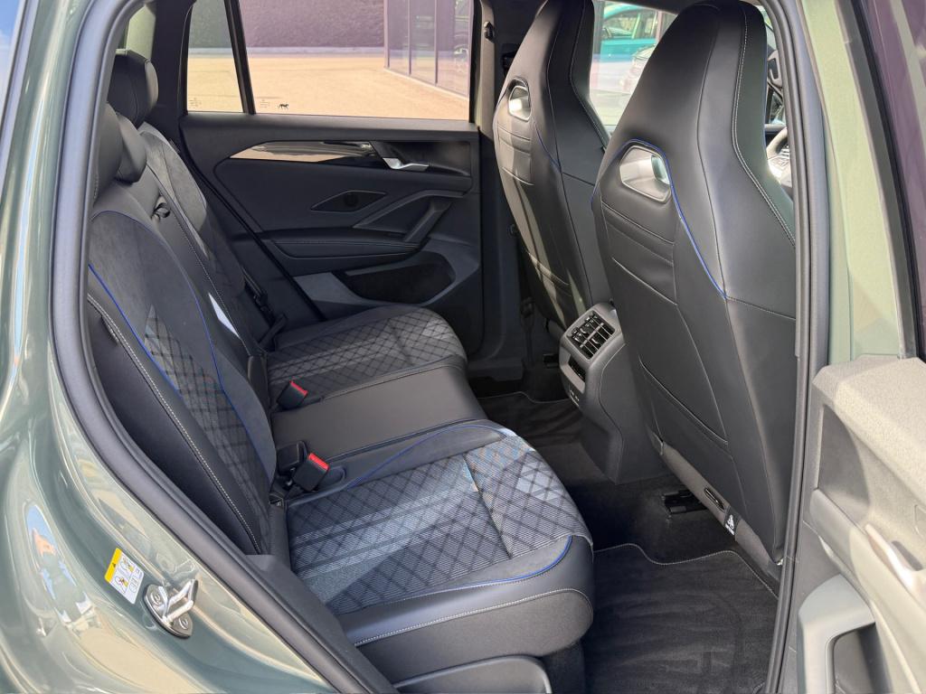 Volkswagen Tiguan 1.5 ehybrid r-line | black line | 360 camera | trekhaak |