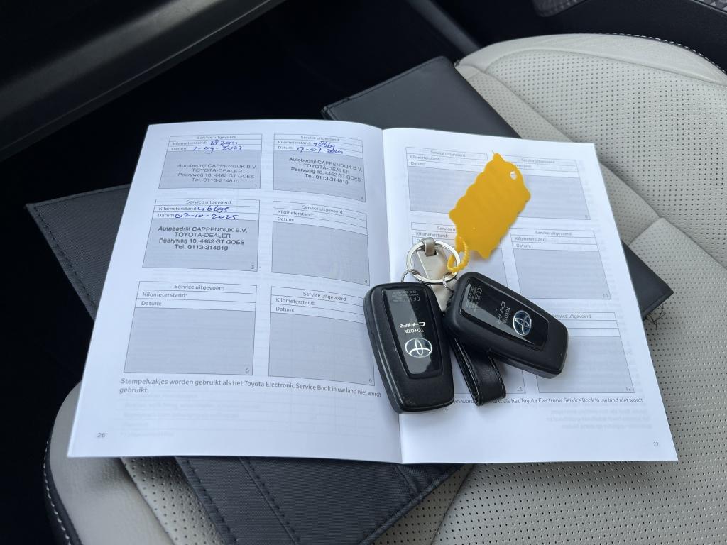 Toyota C-hr 1.8 hybrid executive