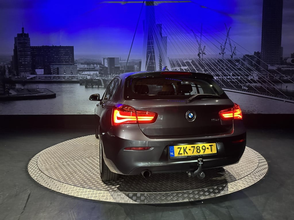 BMW 1 Serie 116i executive *pdcv&a*navi*trekhaak*