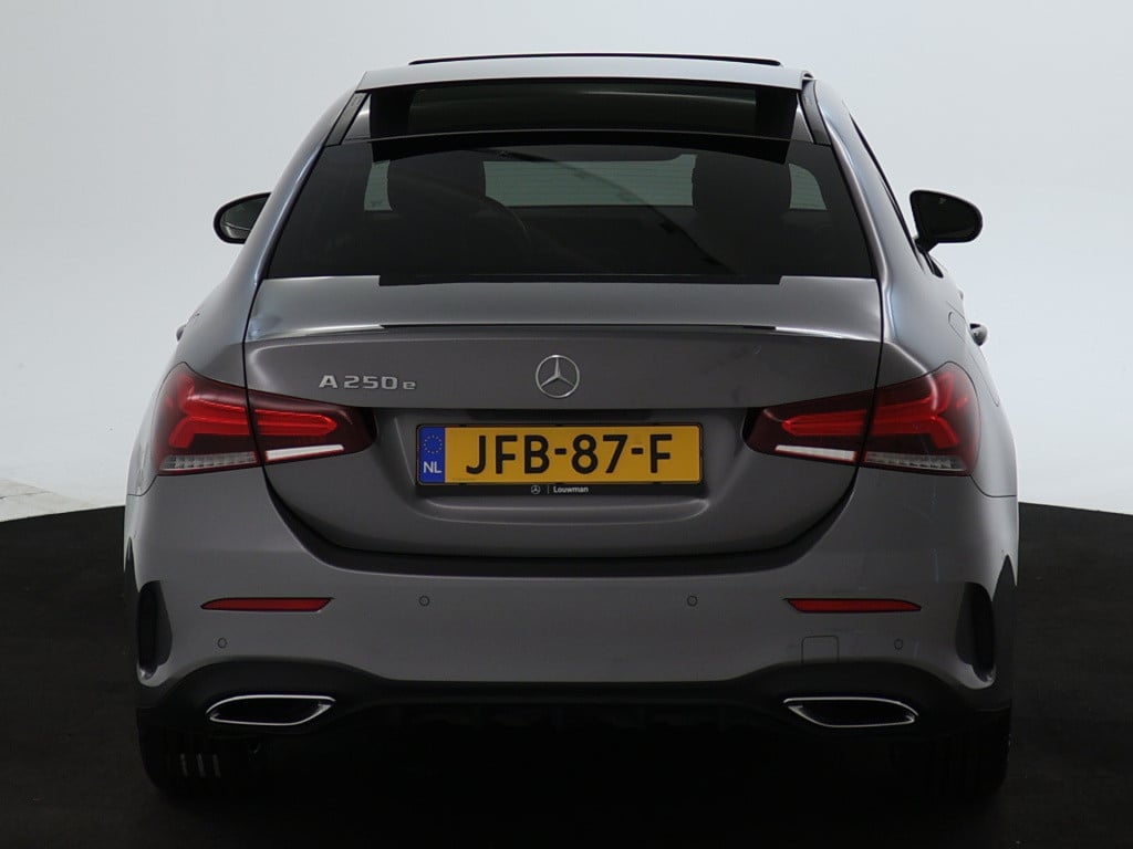 Mercedes-Benz A-Klasse 250 e sedan amg plug-in hybride amg line | night pak