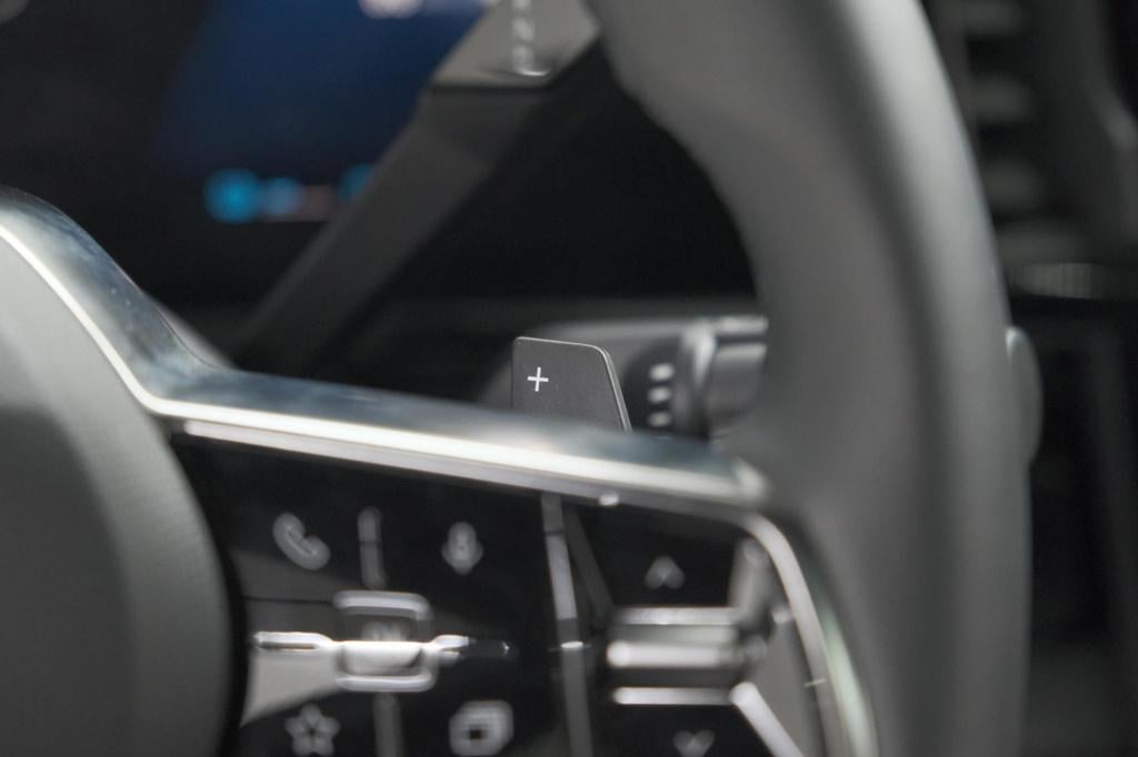 Renault Austral 1.2 e-tech full hybrid 200 techno | 360 camera | panoramada