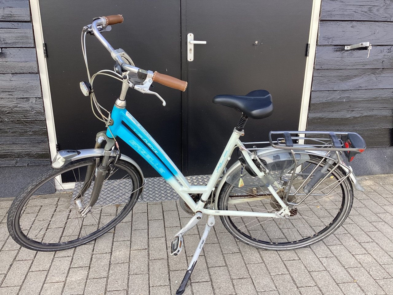 Dames fiets gazelle voor student of naar de trein