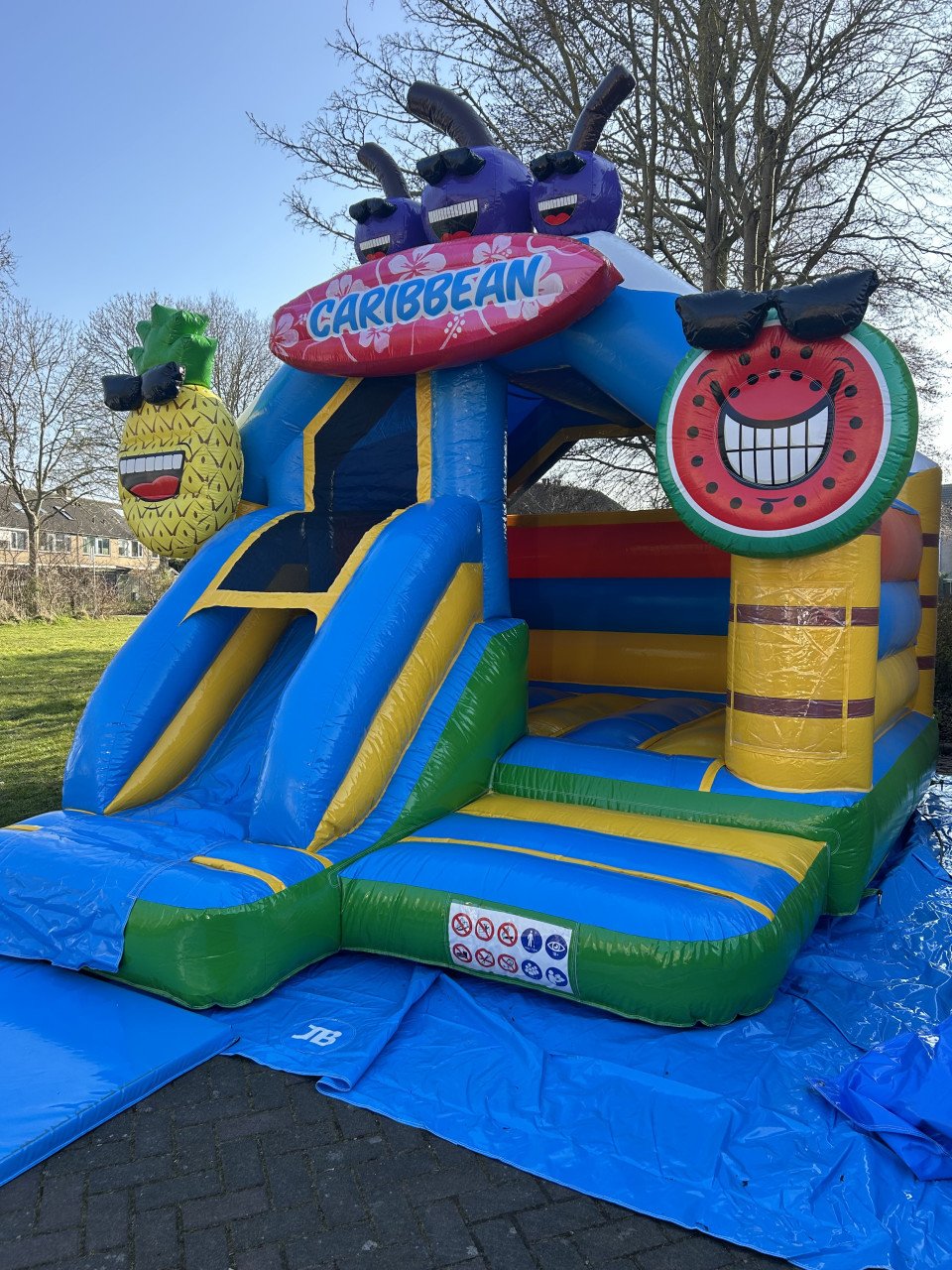 Te huur springkussen met slide