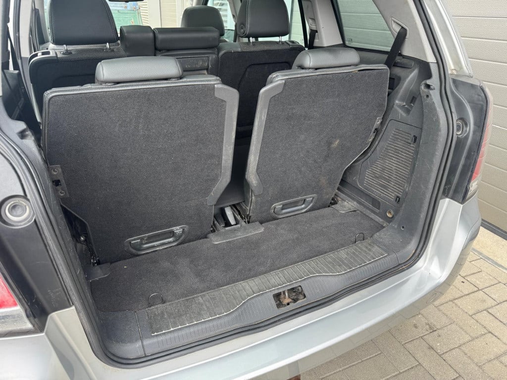 Opel Zafira 1.8 essentia/nwe distri/apk vol jaar/full option/trekhaak