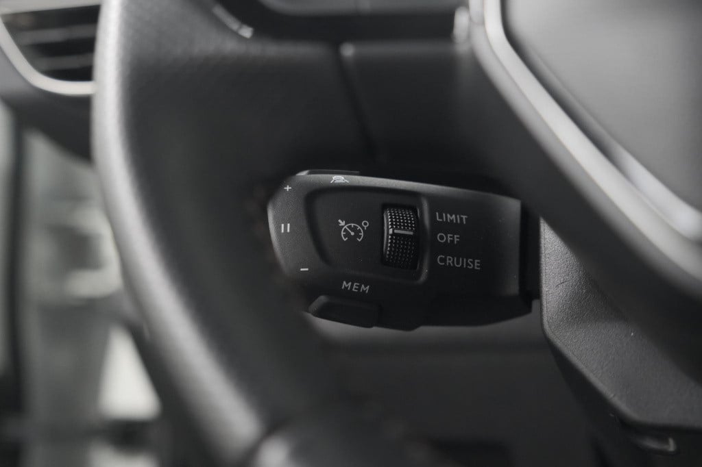 Peugeot 3008 puretech 130 gt | camera | adaptieve cruise control | elektron