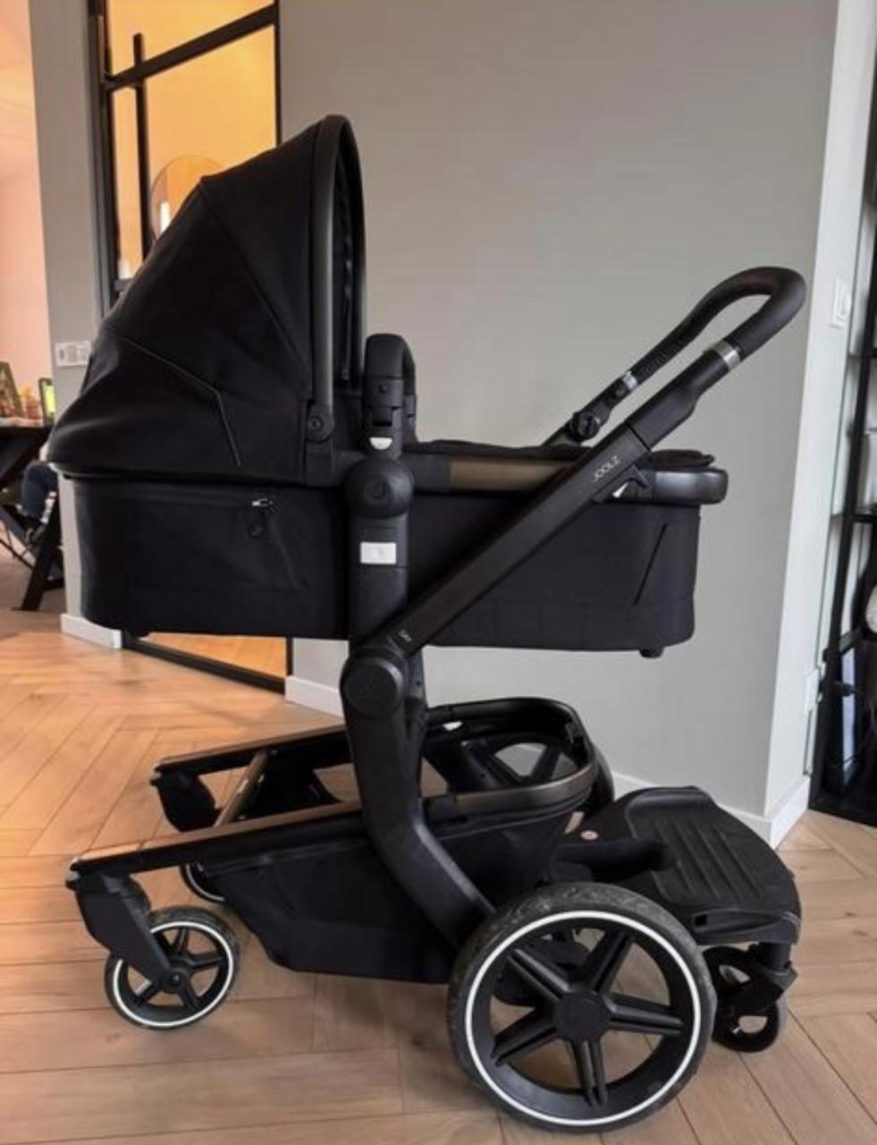 Joolz Day+ Kinderwagen set in kleur Brilliant Black.