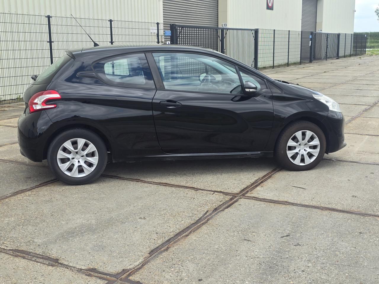 Peugeot 208 1.2 VTI Acces