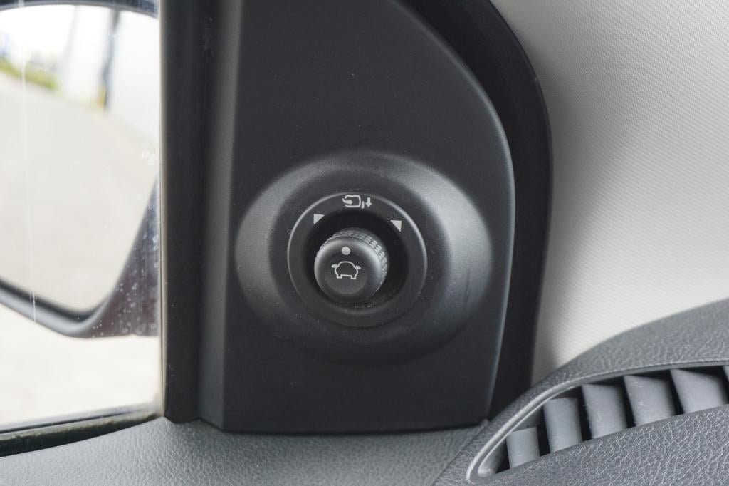 Ford KA ka+ 1.2 trend ultimate airco / cruise / parkeers. / bt / trekhaak /