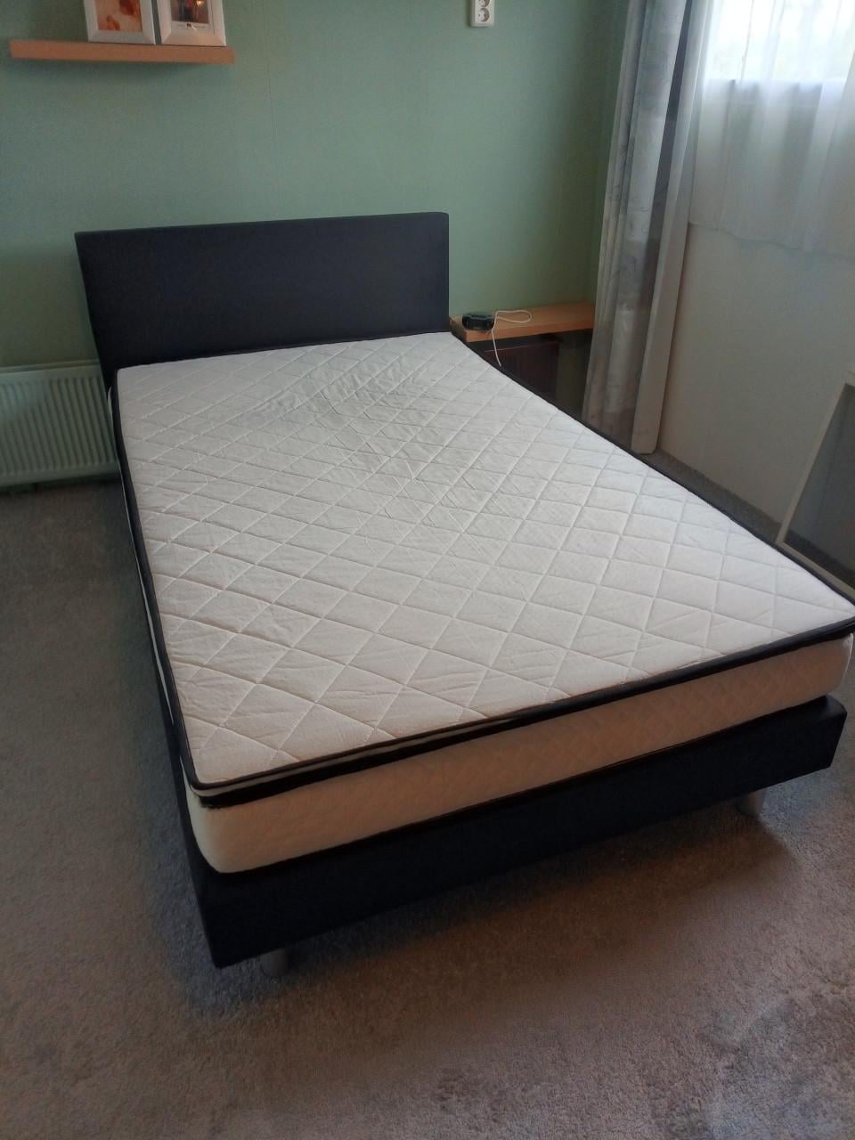 Boxspring (gereserveerd)