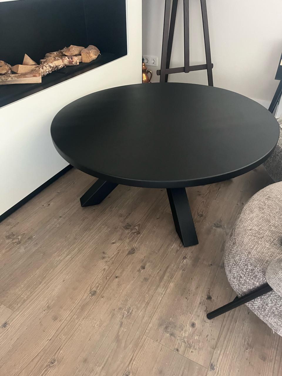 Moderne salontafel mat zwart 110 D x 47 H