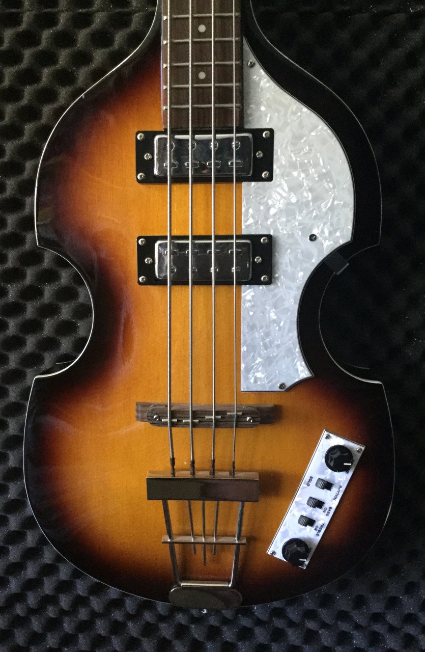 Beatles bass: Hofner Ignition Cavern SE + bijpassende hard case