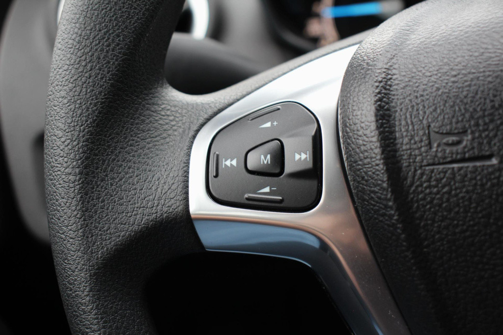 Ford Fiesta 1.0 trend - airco - stoelverwarming - alle doc - 1e eigenaar - 