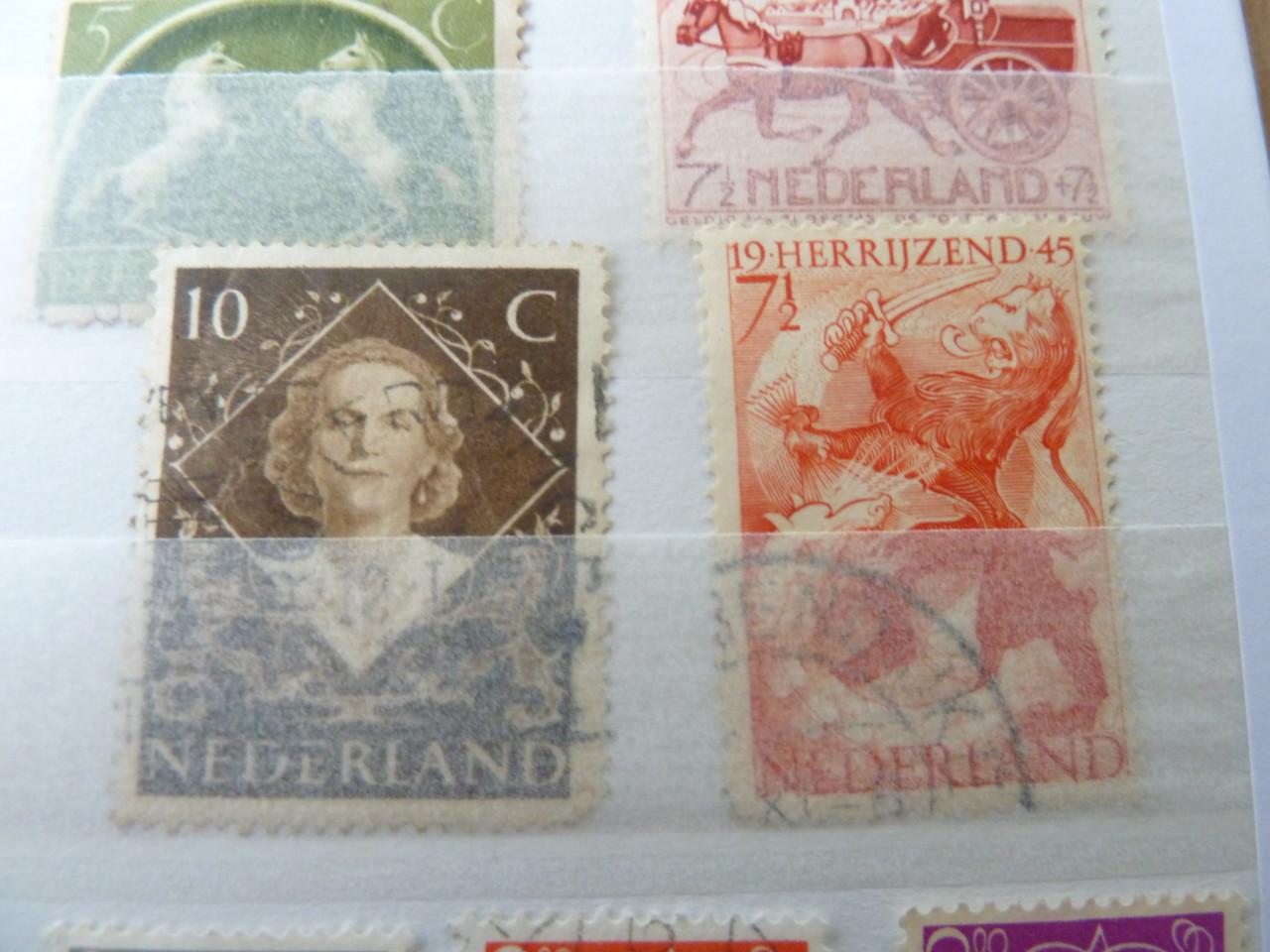 STOCKBOEK MET RUIM 650 NED.ZEGELS