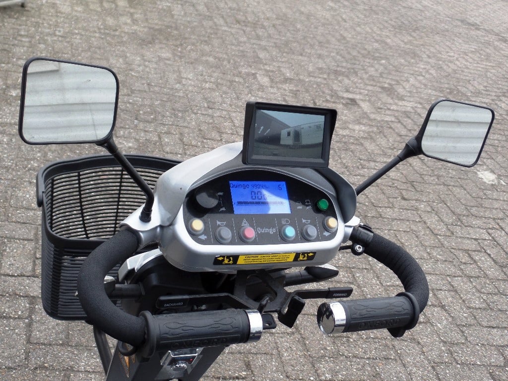 Quingotoura scootmobiel 2 met 5 wielen, achteruitrij camera, zeer wendbaar