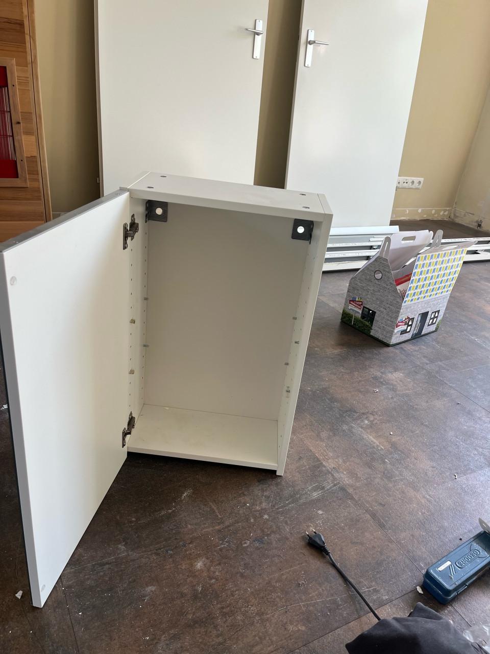 Hangmeubel / kast/ badkamer