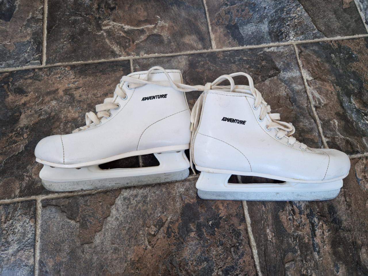Witte  schaatsen mt 36