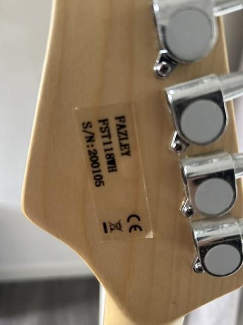 Fazley Classic Series FST118 White elektrische gitaar (stratocaster model)