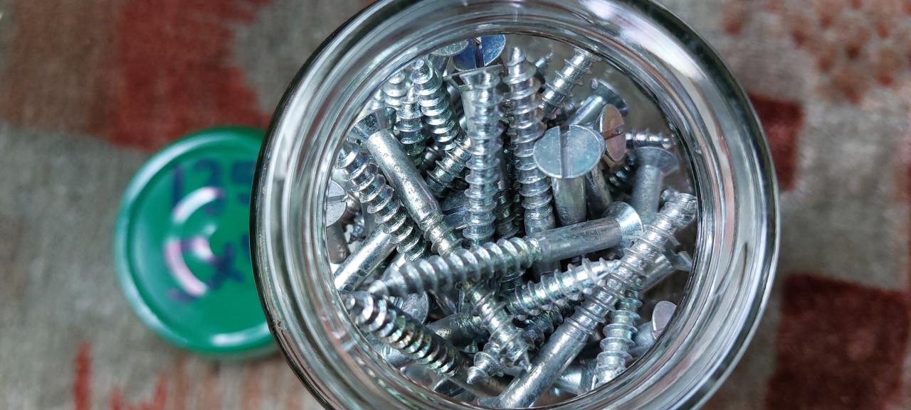 135 st PVK Houtschroeven staal 5x45