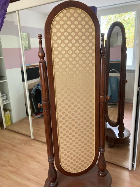 Antieke staande spiegel