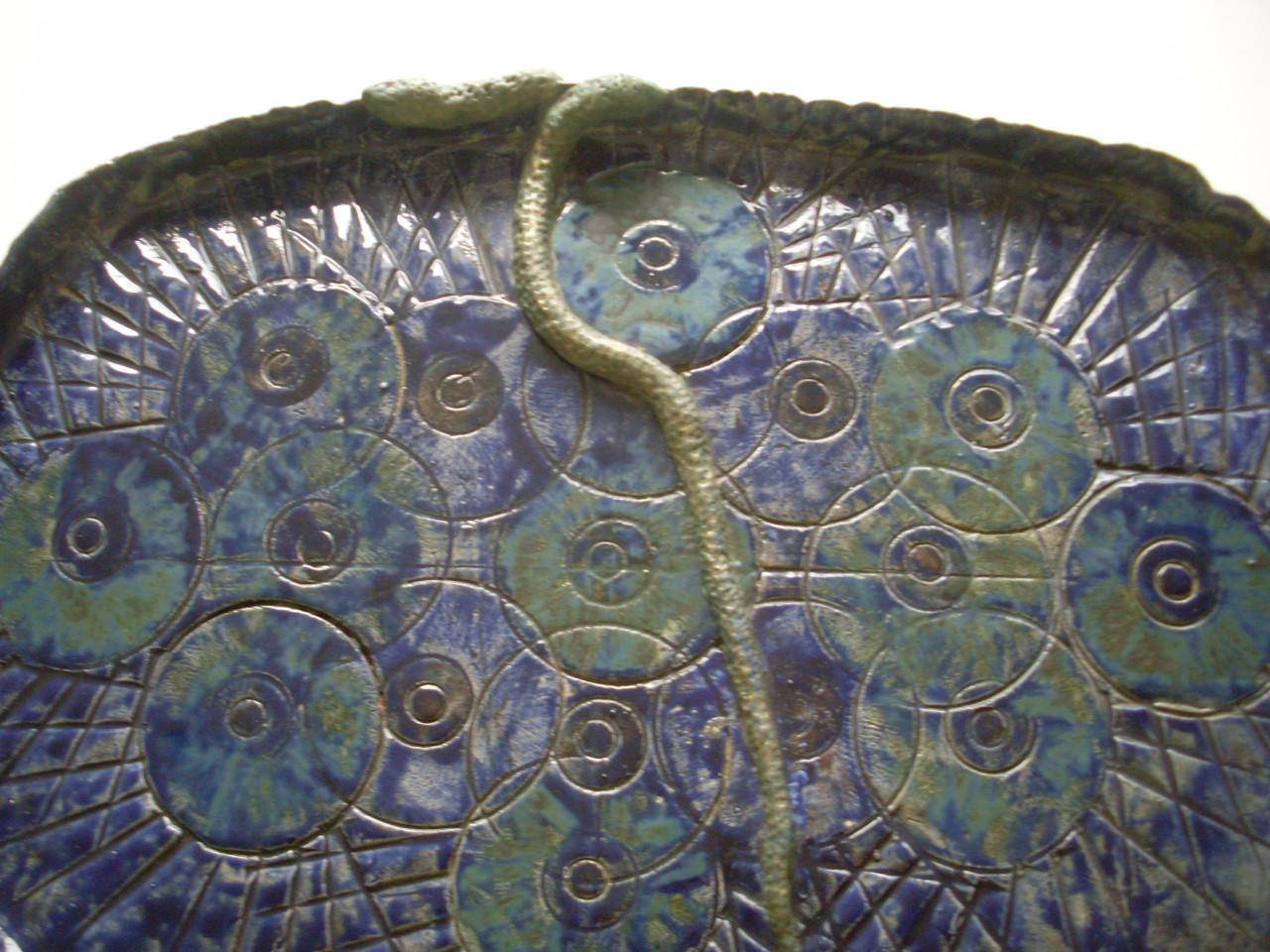 Vintage handgemakt keramiek sierbord met slang