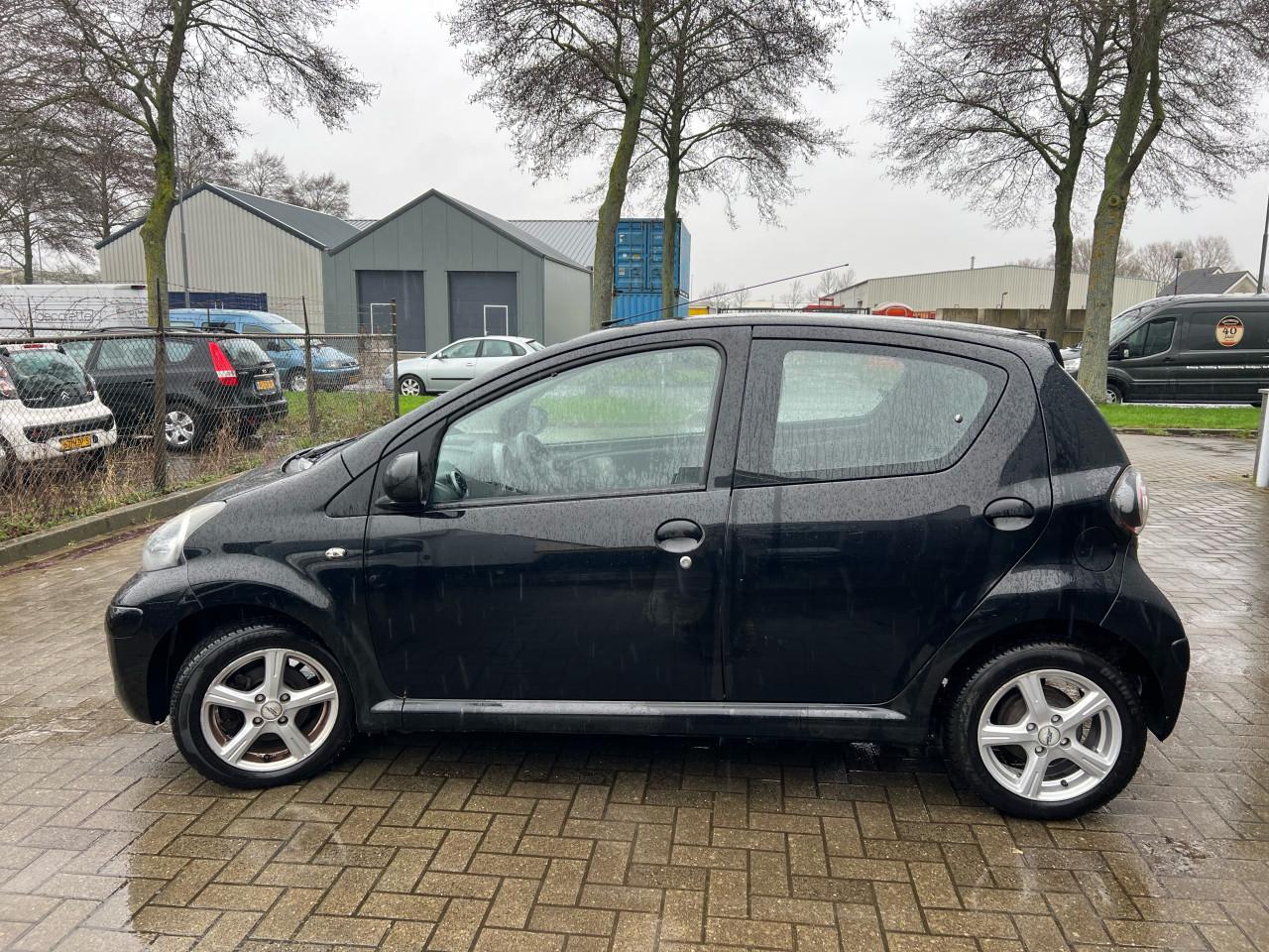 Toyota Aygo 1.0-12V Acces 122.868KM Jaar apk
