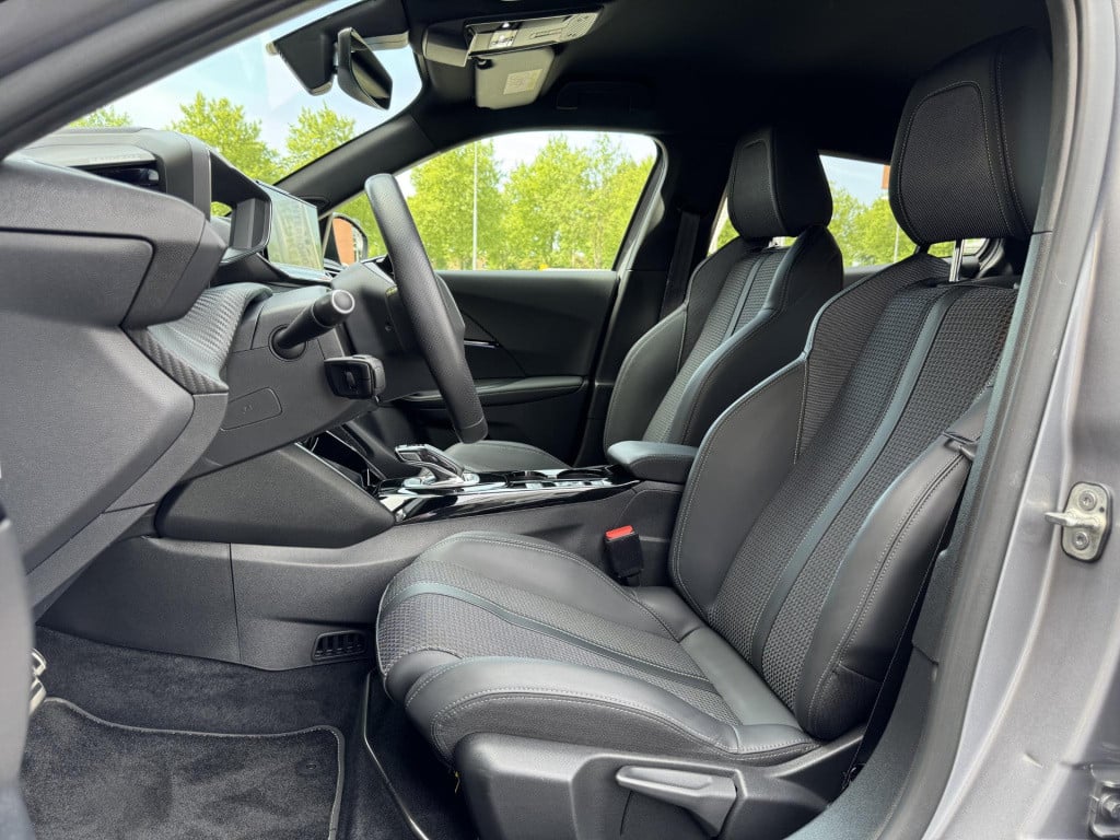 Peugeot E-2008 ev gt 50 kwh | adapt. cruise control | stoelverwarming | dod