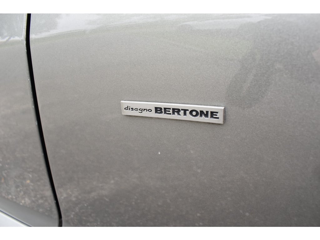 Alfa Romeo GT 2.0 jts distinctive