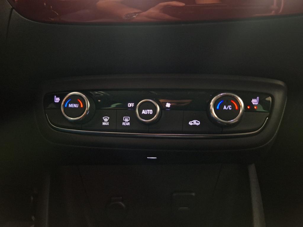 Opel Crossland X 1.2 turbo gs line | stoel/stuurverwarming |
