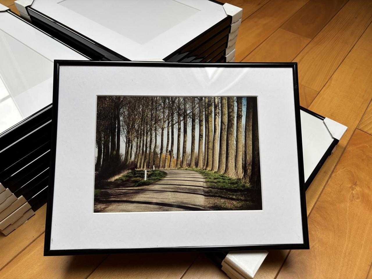 Fotolijsten ( zwart ) met passe-partout ( wit )