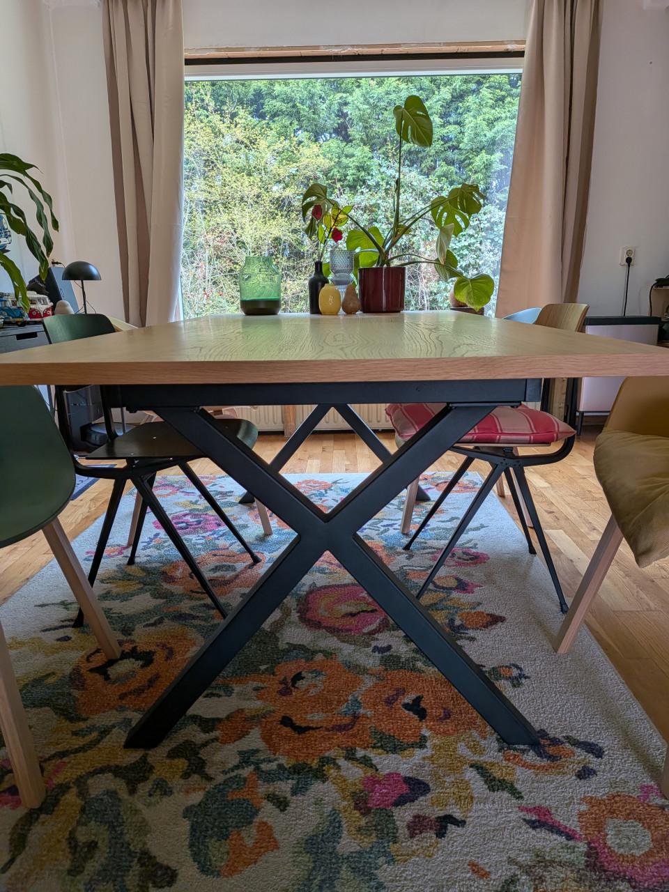 Moderne uitschuifbare eettafel 190/240 x 100 cm