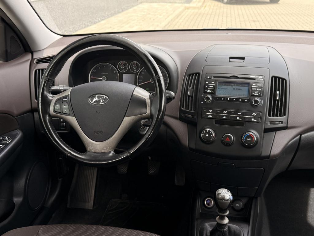 Hyundai I 30 1.4i dynamic 5drs | cd-speler | airco | lm velgen