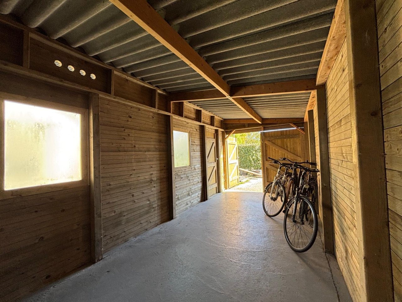 Houten berging, schuur. 2,6x6m