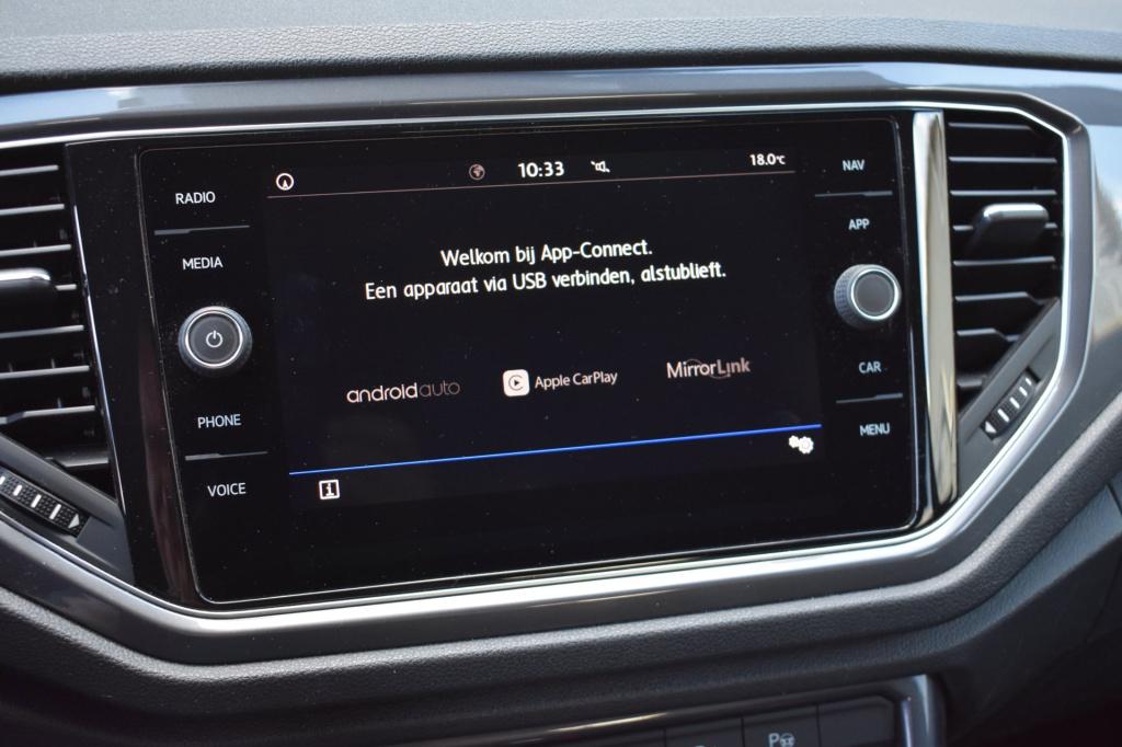 Volkswagen T-roc 1.5 tsi r-line | pano | trekhaak | camera | beats | nap | 