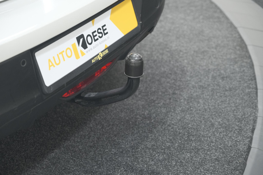 Peugeot 208 puretech 100 eat8 active | trekhaak | parkeersensoren | navigat