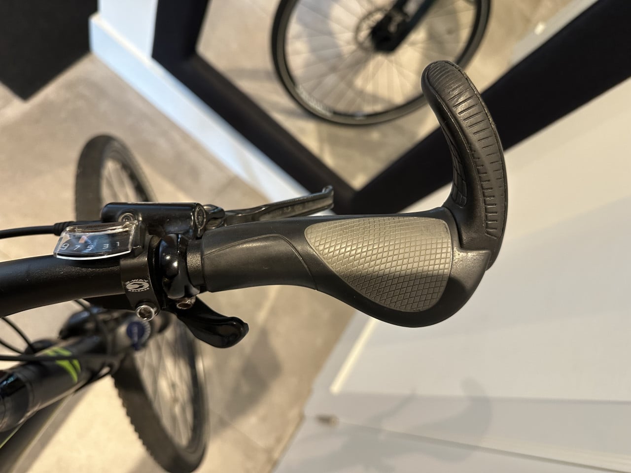 Merida Crossway 300 - Zeer nette staat - Hybride trekking fiets