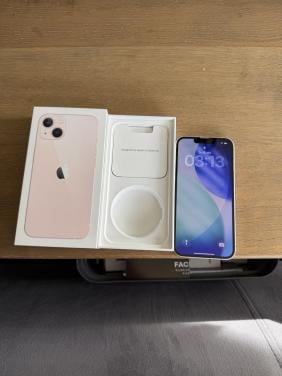 Iphone 13 roze