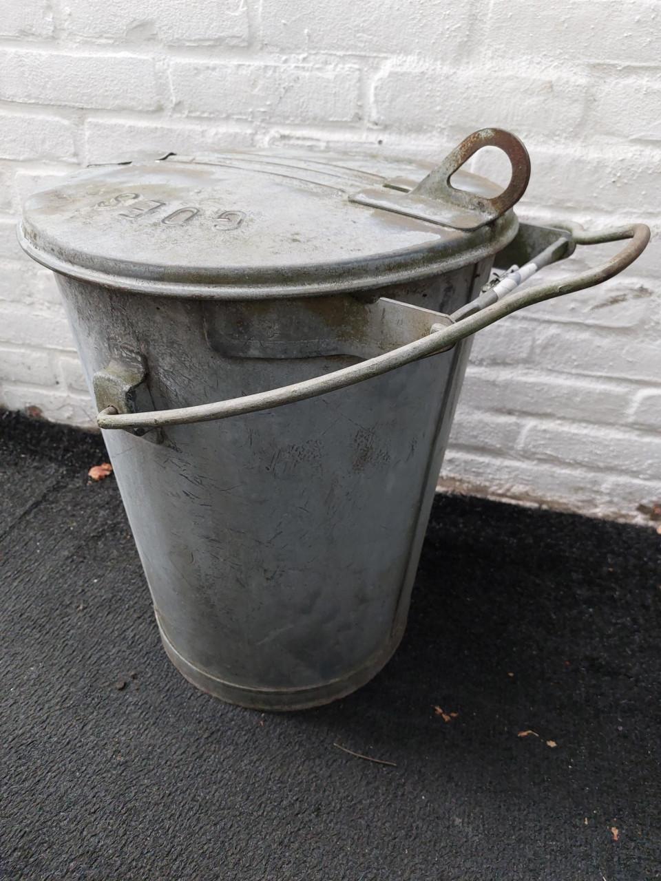 Zinken vuilnisemmer "Goes".