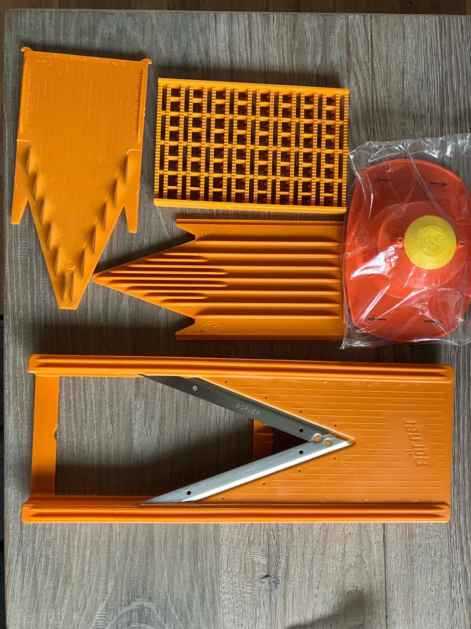 Borner groenteschaaf oranje ( geen koeriers )