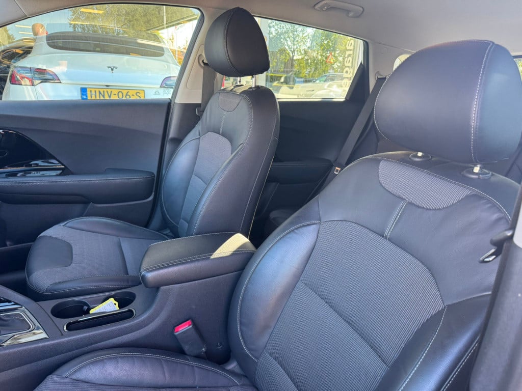 Kia Niro 1.6 gdi hybrid first edition