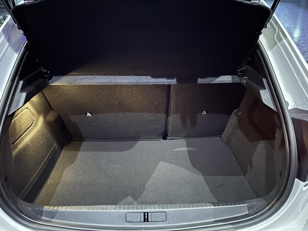 Peugeot 208 1.2 puretech allure pack *camera*keyless*appconnect*
