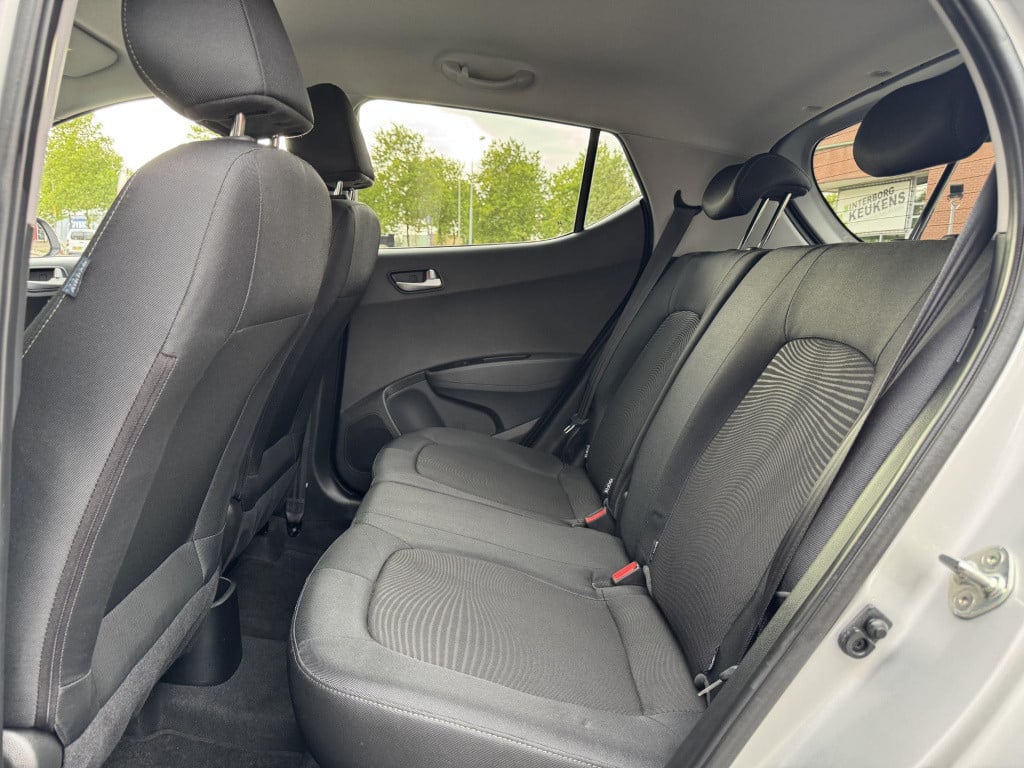 Hyundai I 10 1.0i premium | navigatie | camera | stuur- + stoelverwarming |