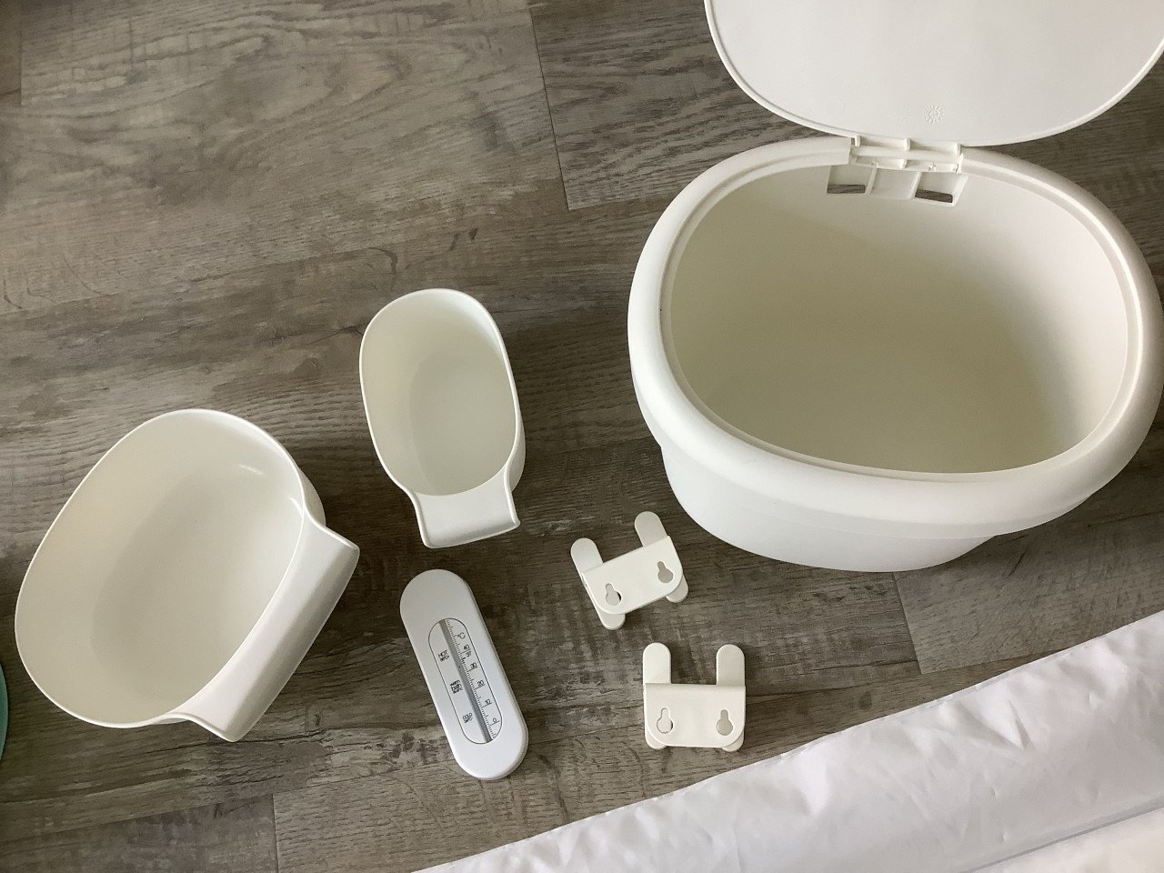 Ikea Aankleedkussen + Commode accessoires, Potje en Slab - zgan